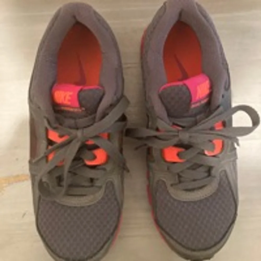 Nike Dual Fusion ST2 Size 8 - Picture 2 of 9